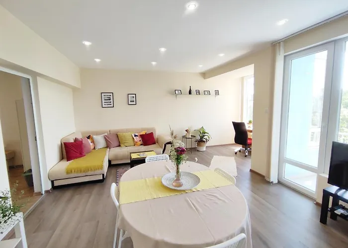 By The Cathedral - Top Center - 2 Bedroom Flat