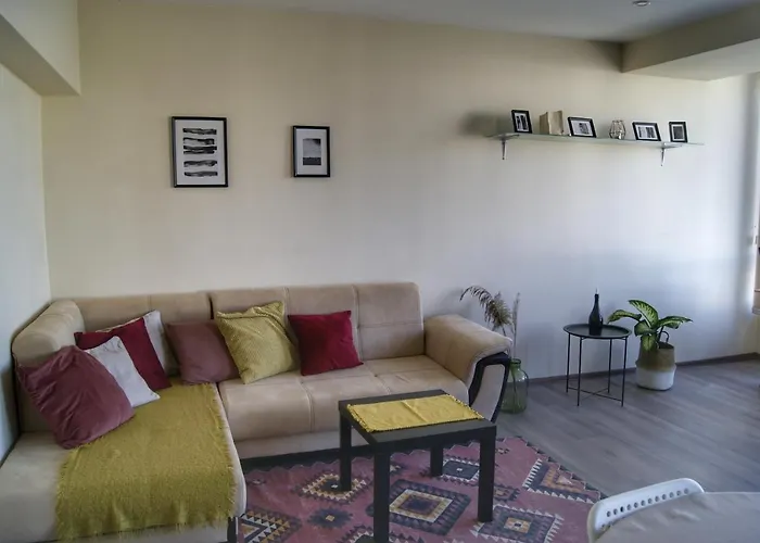 By The Cathedral - Top Center - 2 Bedroom Flat
